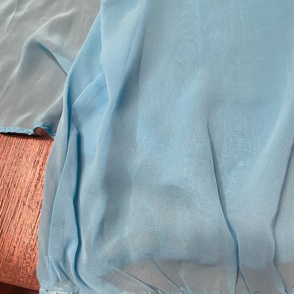 Love by Design ladies medium blouse. - Picture 10 of 13